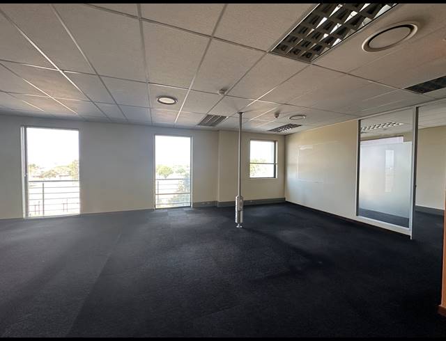 432M² OFFICE TO LET IN ECO PARK ESTATE